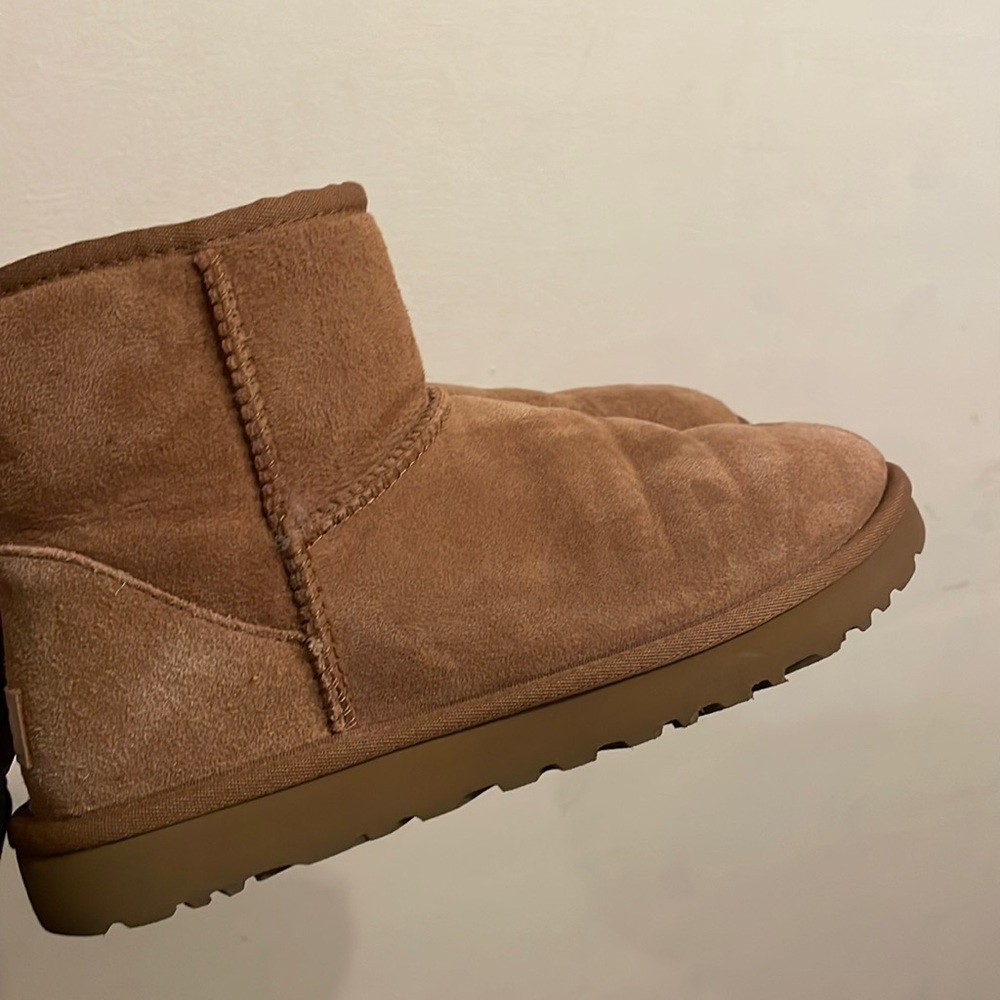 UGG classic Mini Boot